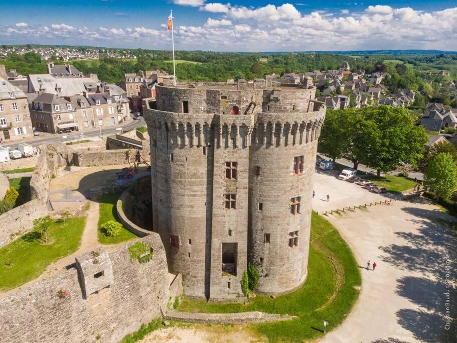Charmante Maison A Evran Proche Dinan Et St Malo. エクステリア 写真
