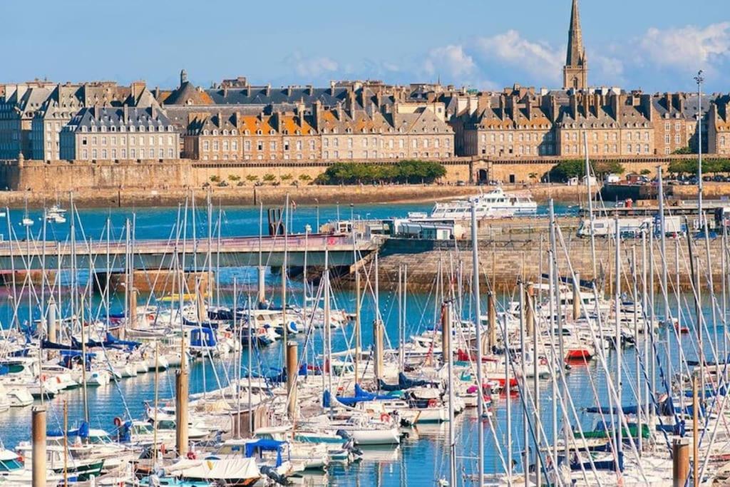 Charmante Maison A Evran Proche Dinan Et St Malo. エクステリア 写真